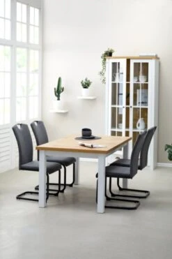 Table MARKSKEL 150x193 Blanc/coloris Chêne -Intérieur Chic 139170