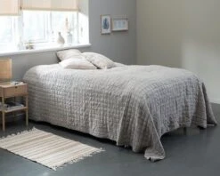 Couvre-lit BALLBLOM 240x260 Beige -Intérieur Chic 149598