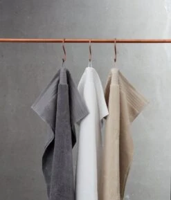 Serviette De Toilette SORUNDA 50x100 Gris KRONBORG -Intérieur Chic 176448