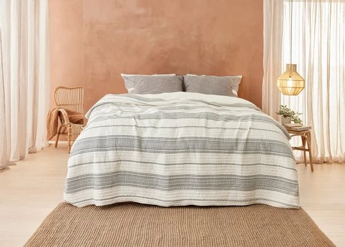 Couvre-lit KORNVALMUE 220x240 Beige/noir 3 Couvre-lit KORNVALMUE 220x240 Beige/noir – Image 3