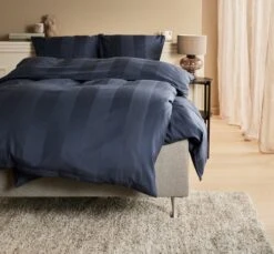 Parure De Lit Satin BARBO 240x220 Bleu Foncé -Intérieur Chic 194136