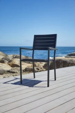 Chaise Empilable PADHOLM Noir -Intérieur Chic 201318